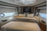 Ferretti Yachts 720